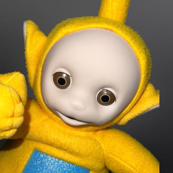 1998 Vintage Lala Playskool Teletubby Plush Yellow Doll 14” - Picture 2 of 5